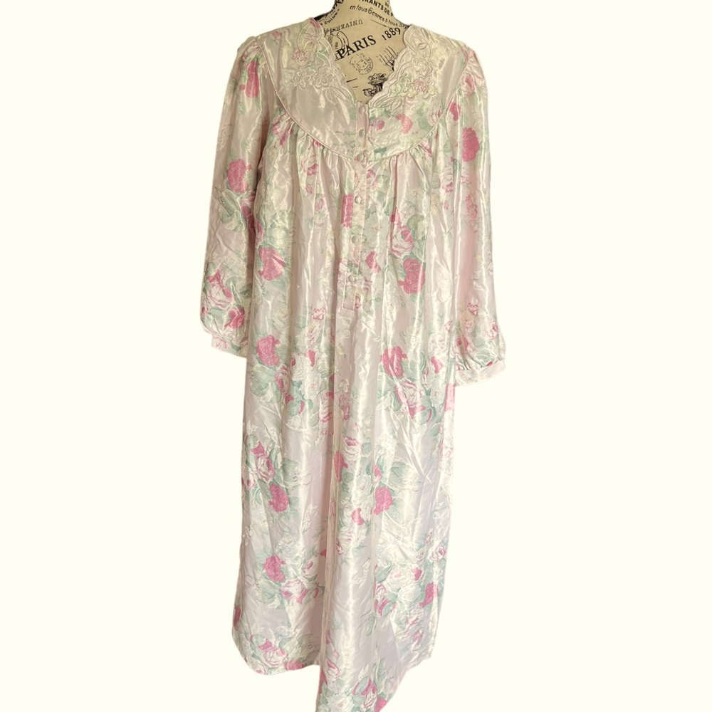 Aria komar vintage night gown Grannycore size large